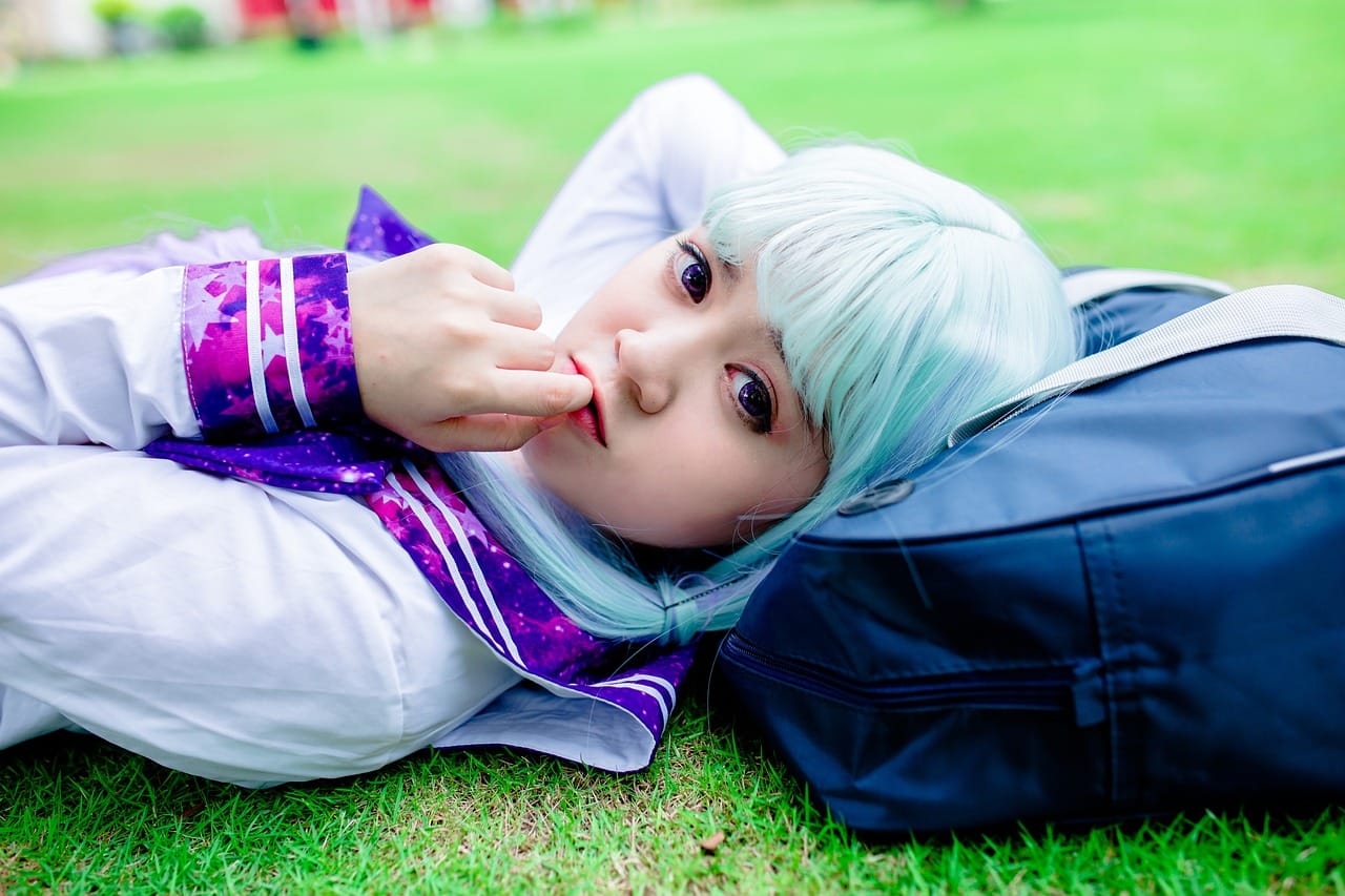 Garnitur damski – jak wyglądać kobieco?