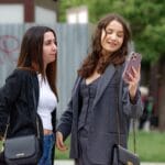 Jak stylizować się codziennie przy szerokich biodrach