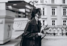 Minimalizm w praktyce jak pozbyć się pięciu kurtek i zostawić tylko ulubione Minimalizm w praktyce jak pozbyć się pięciu kurtek i zostawić tylko ulubione